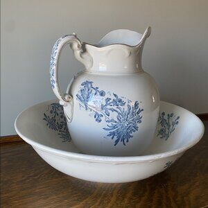 Beautiful Antique Wash Bowl & Pitcher Set